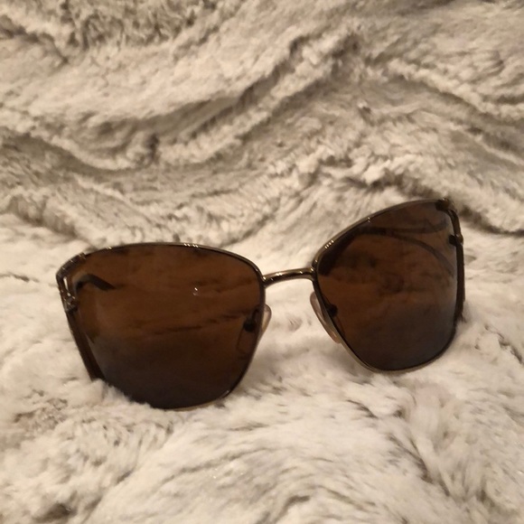 Fendi Sunglasses With Case - Picture 2 of 4